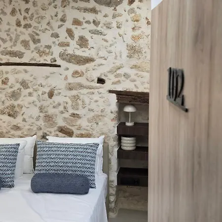 Lustro Boutique Hotel *